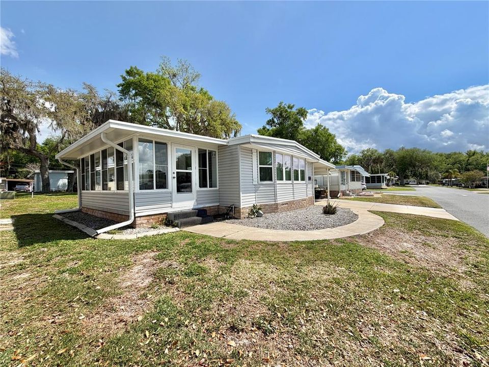 For Sale: $119,000 (2 beds, 2 baths, 1332 Square Feet)