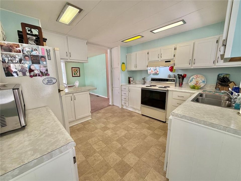 For Sale: $119,000 (2 beds, 2 baths, 1332 Square Feet)