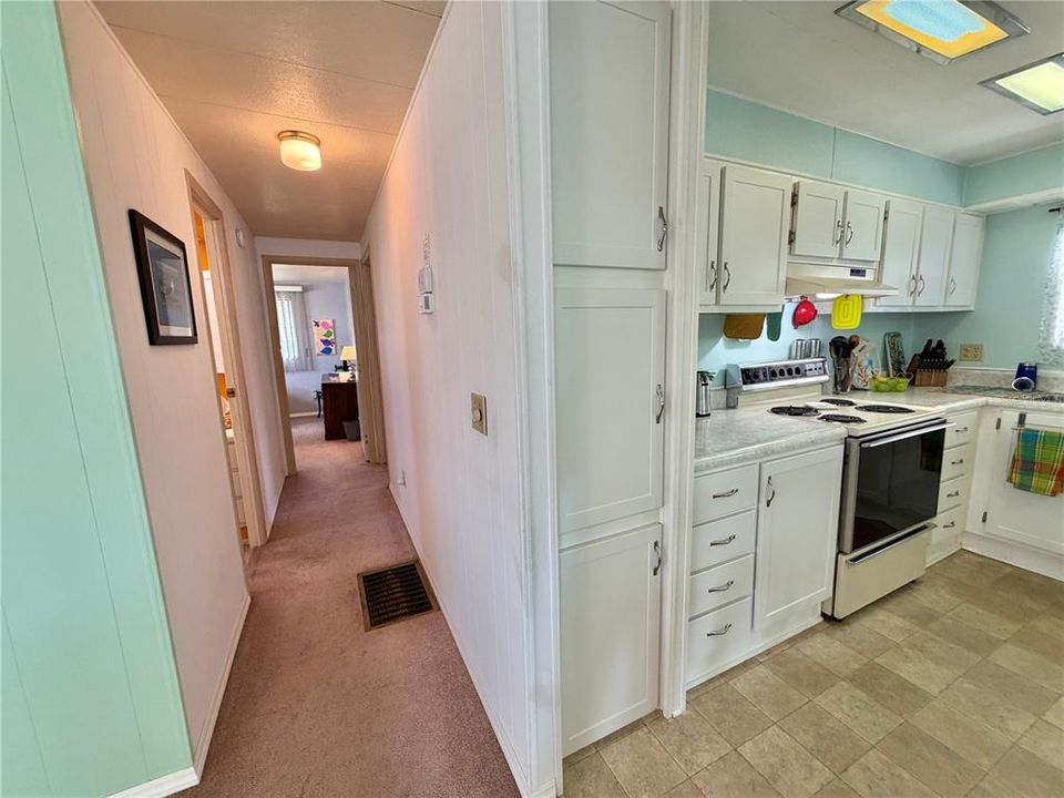 For Sale: $119,000 (2 beds, 2 baths, 1332 Square Feet)