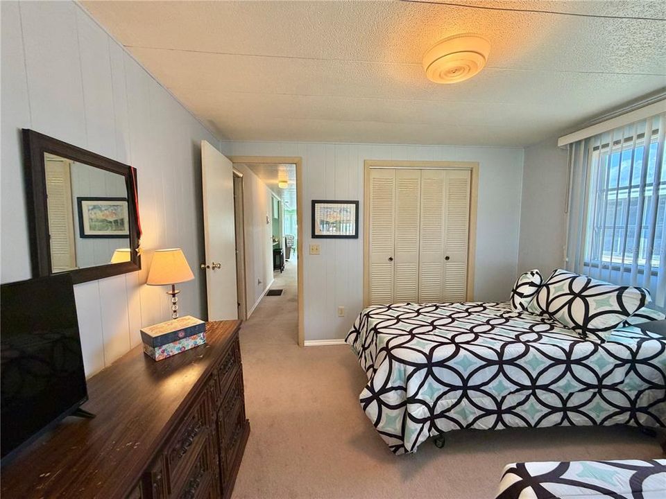 For Sale: $119,000 (2 beds, 2 baths, 1332 Square Feet)