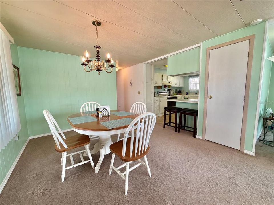 For Sale: $119,000 (2 beds, 2 baths, 1332 Square Feet)