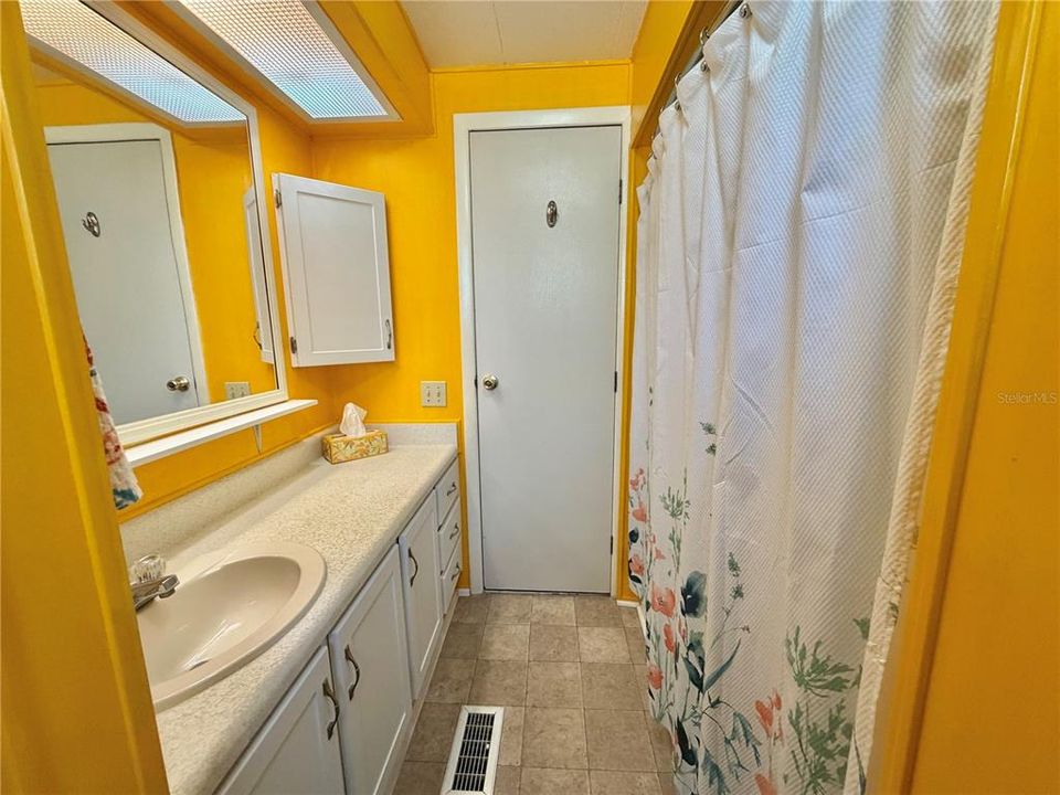 For Sale: $119,000 (2 beds, 2 baths, 1332 Square Feet)