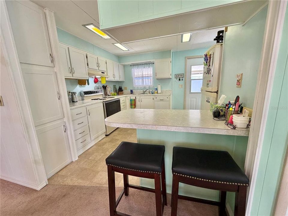 For Sale: $119,000 (2 beds, 2 baths, 1332 Square Feet)