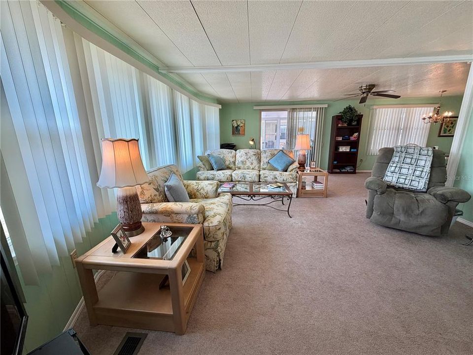 For Sale: $119,000 (2 beds, 2 baths, 1332 Square Feet)