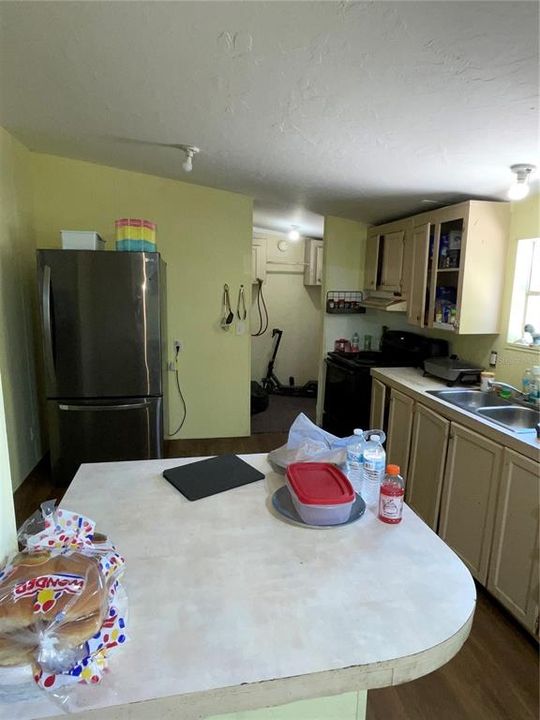 For Sale: $199,900 (3 beds, 2 baths, 1200 Square Feet)