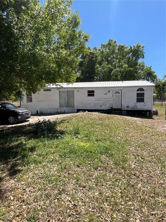 For Sale: $199,900 (3 beds, 2 baths, 1200 Square Feet)