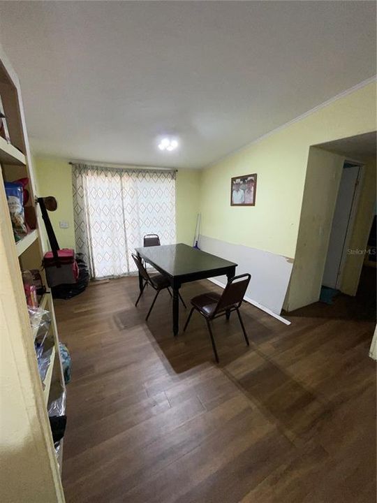 For Sale: $199,900 (3 beds, 2 baths, 1200 Square Feet)