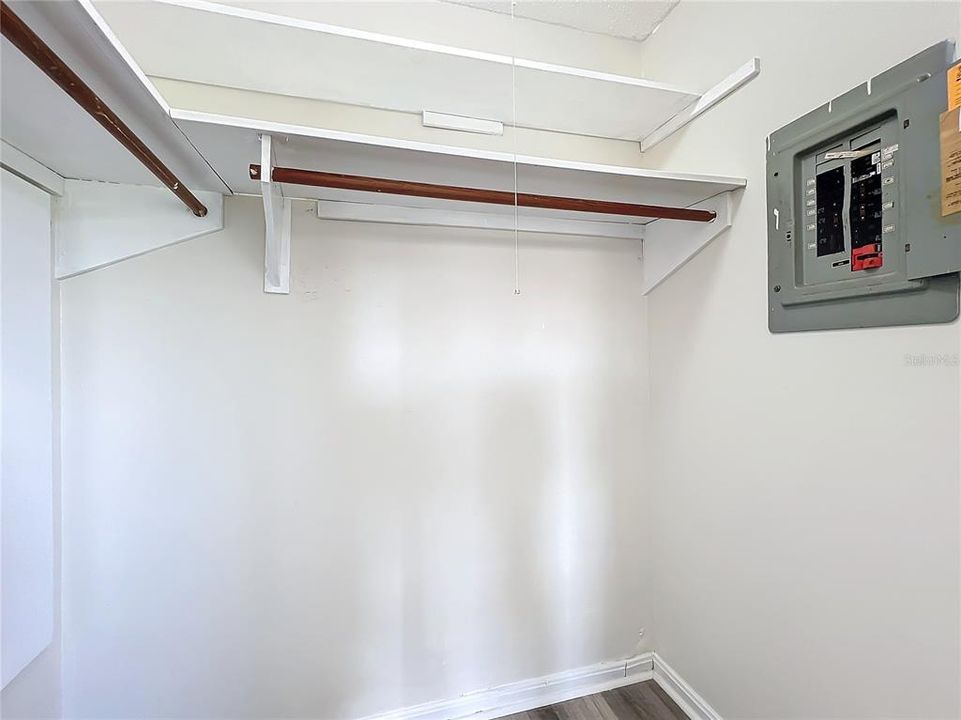 На продажу: $149,900 (2 спален, 2 ванн, 1040 Квадратных фут)