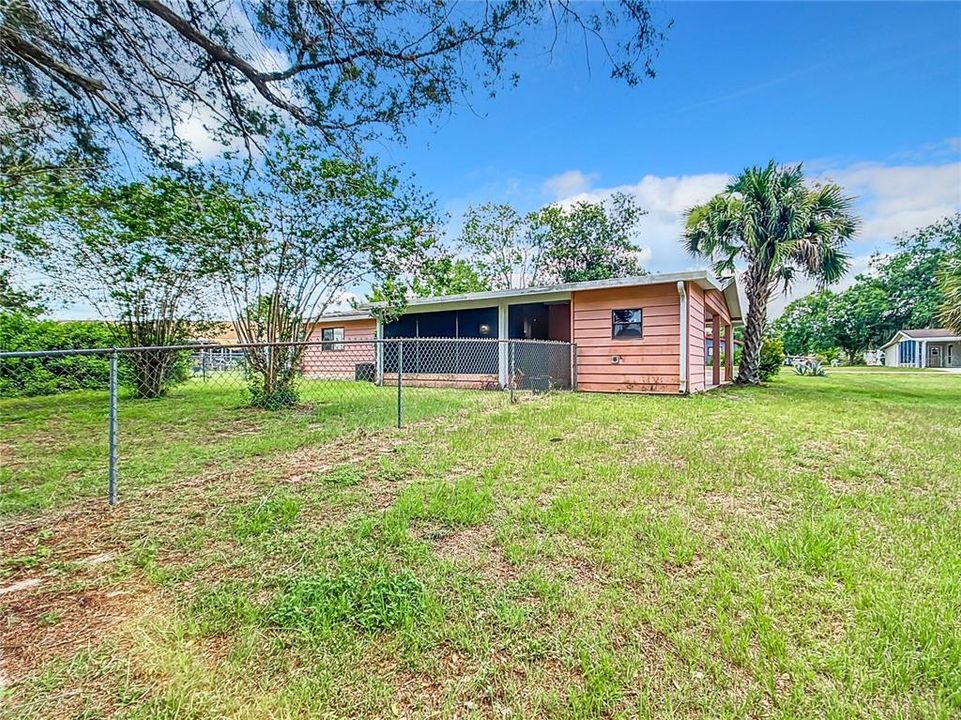 На продажу: $149,900 (2 спален, 2 ванн, 1040 Квадратных фут)