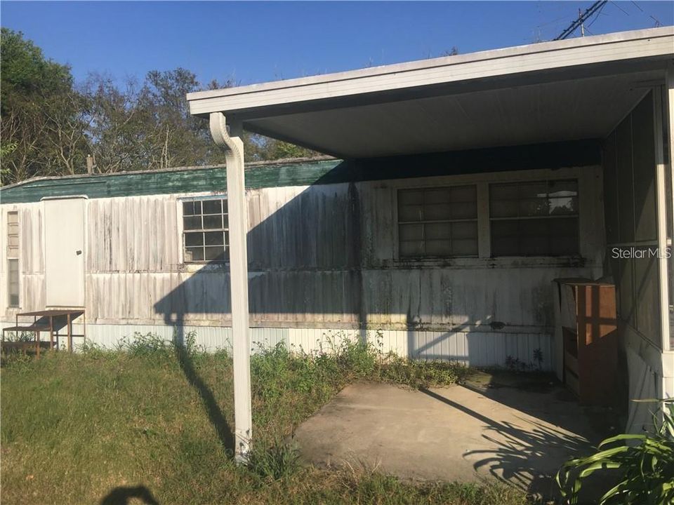 For Sale: $109,999 (2 beds, 2 baths, 732 Square Feet)