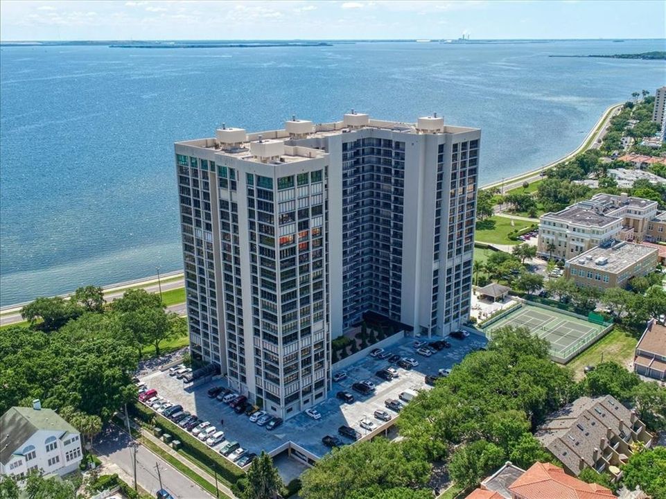 На продажу: $2,200,000 (4 спален, 4 ванн, 4169 Квадратных фут)
