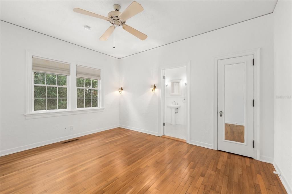 En Venta: $777,000 (3 camas, 2 baños, 2127 Pies cuadrados)