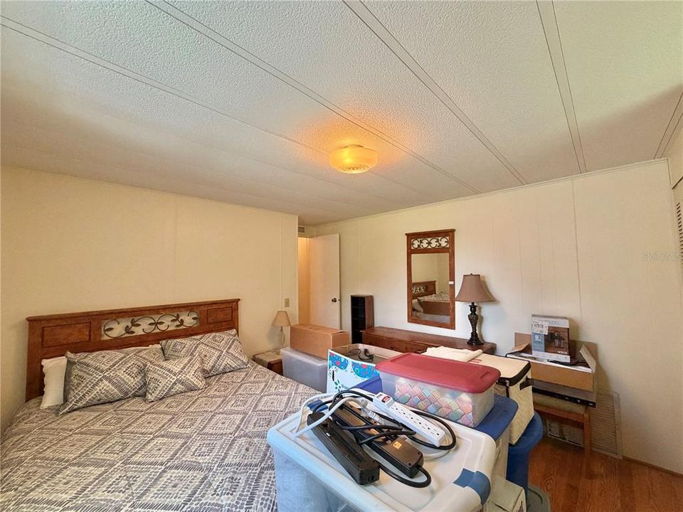 For Sale: $139,000 (2 beds, 2 baths, 1056 Square Feet)