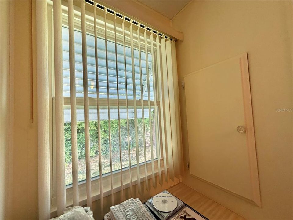 For Sale: $139,000 (2 beds, 2 baths, 1056 Square Feet)