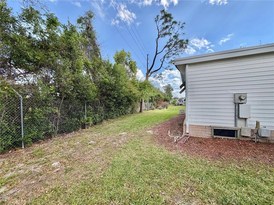 For Sale: $139,000 (2 beds, 2 baths, 1056 Square Feet)