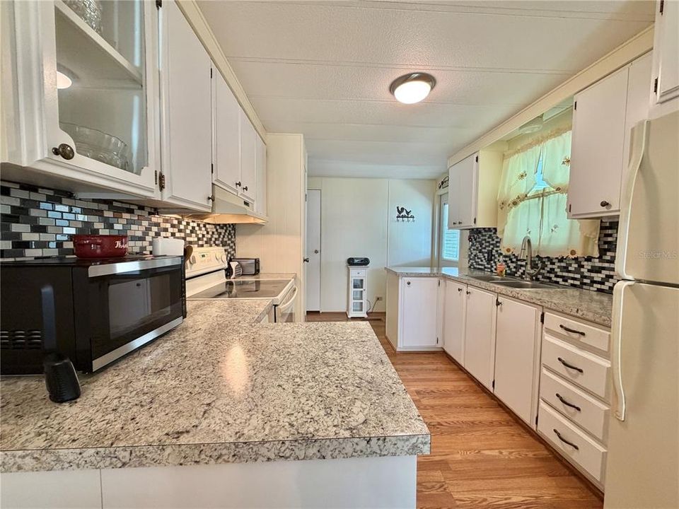 For Sale: $139,000 (2 beds, 2 baths, 1056 Square Feet)