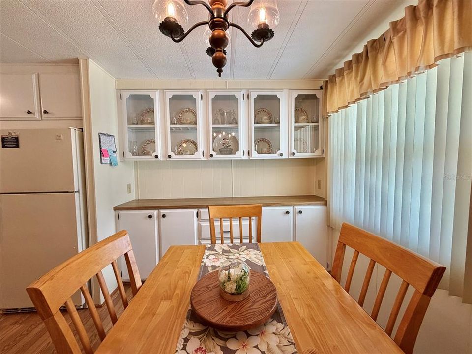 For Sale: $139,000 (2 beds, 2 baths, 1056 Square Feet)