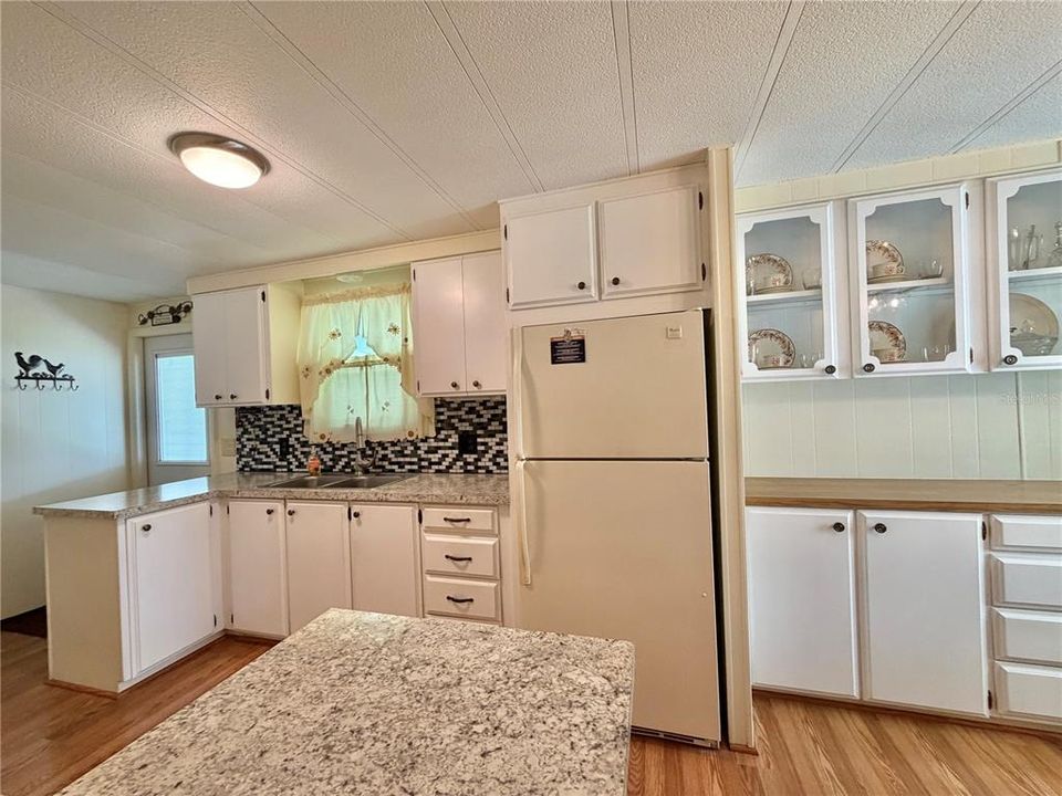 For Sale: $139,000 (2 beds, 2 baths, 1056 Square Feet)