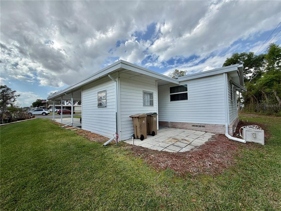 For Sale: $139,000 (2 beds, 2 baths, 1056 Square Feet)