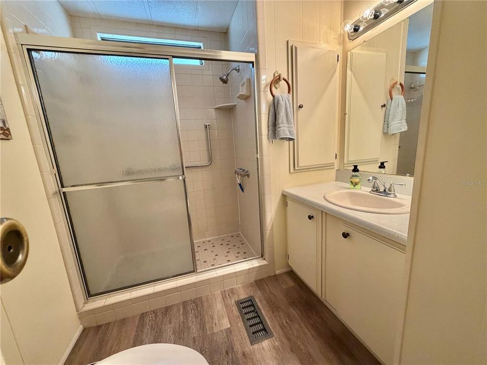 For Sale: $139,000 (2 beds, 2 baths, 1056 Square Feet)