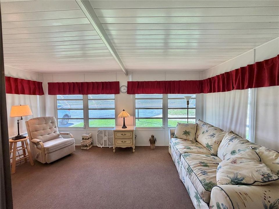 For Sale: $139,000 (2 beds, 2 baths, 1056 Square Feet)