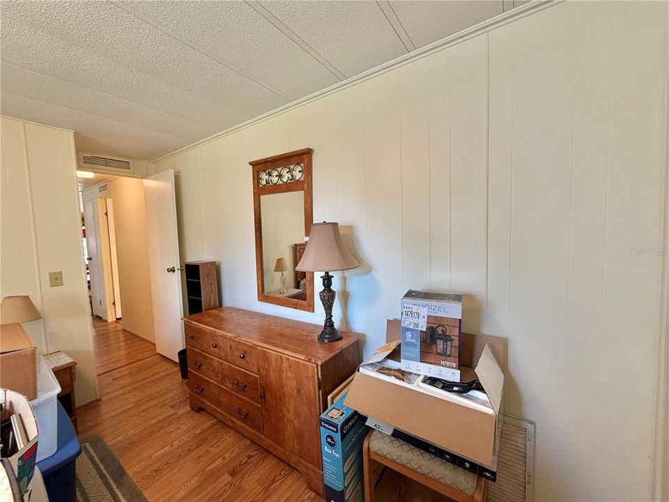 For Sale: $139,000 (2 beds, 2 baths, 1056 Square Feet)