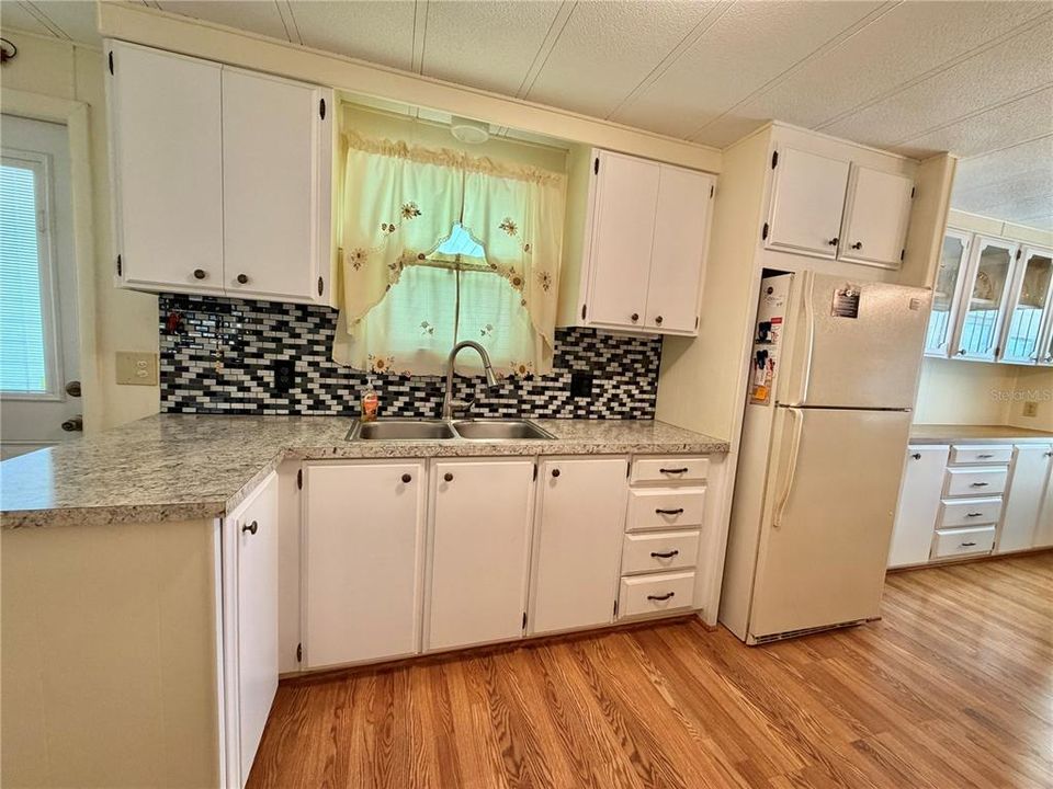 For Sale: $139,000 (2 beds, 2 baths, 1056 Square Feet)