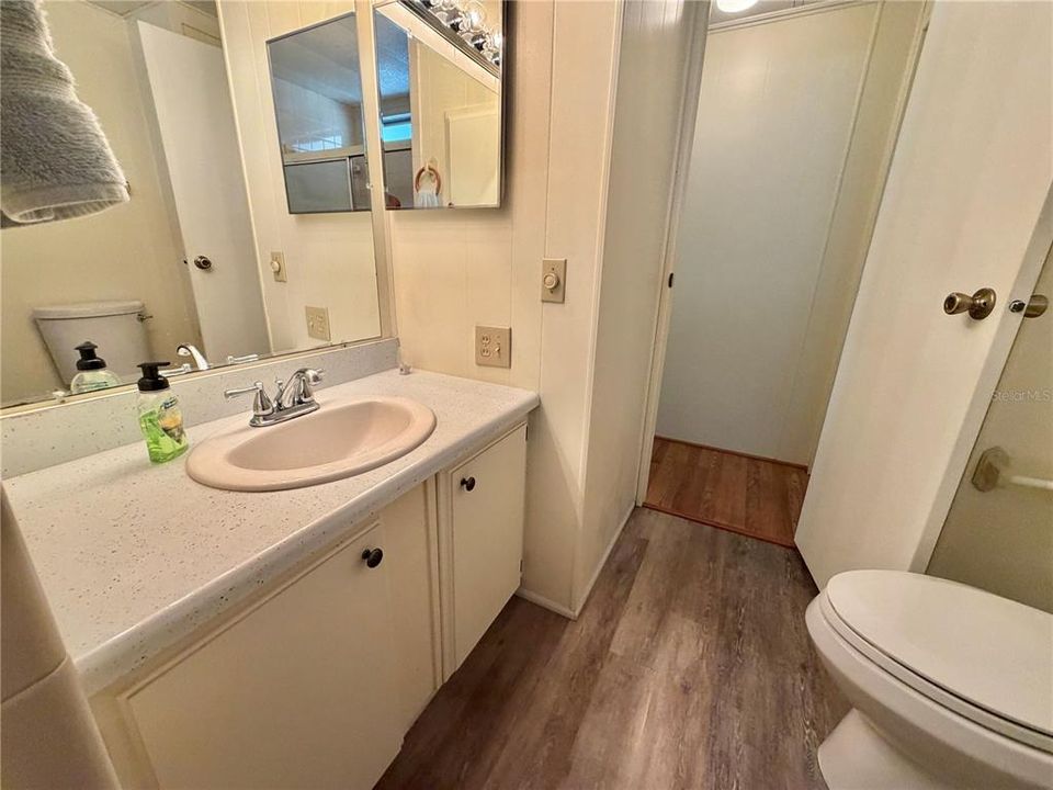 For Sale: $139,000 (2 beds, 2 baths, 1056 Square Feet)