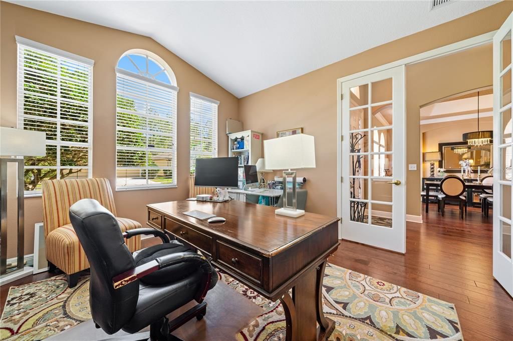 Activo con contrato: $599,000 (5 camas, 3 baños, 3530 Pies cuadrados)
