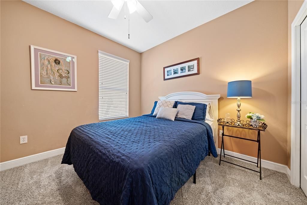 Activo con contrato: $599,000 (5 camas, 3 baños, 3530 Pies cuadrados)