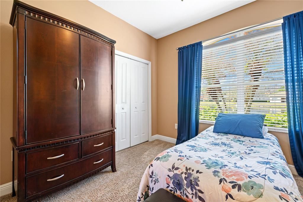 Activo con contrato: $599,000 (5 camas, 3 baños, 3530 Pies cuadrados)