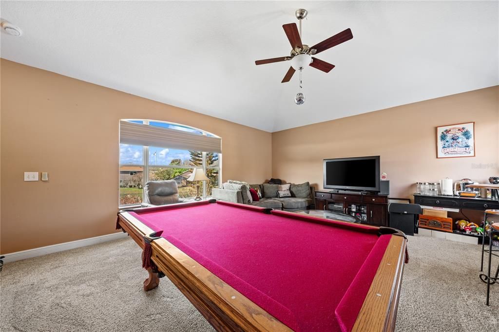 Activo con contrato: $599,000 (5 camas, 3 baños, 3530 Pies cuadrados)
