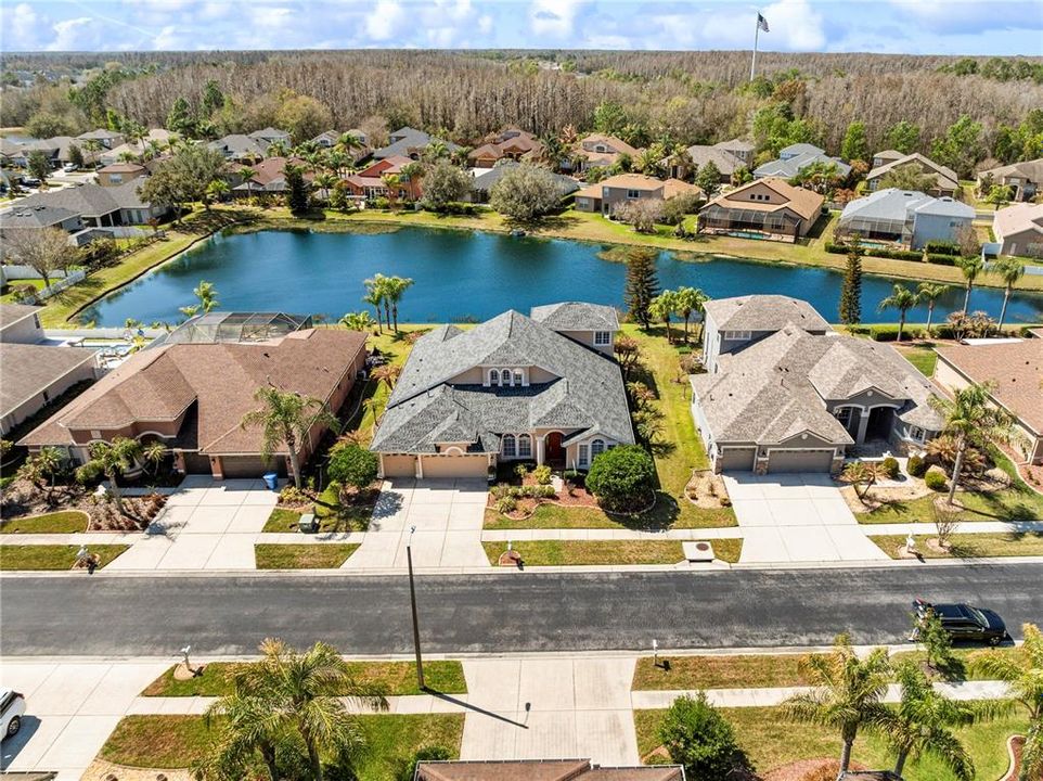 Activo con contrato: $599,000 (5 camas, 3 baños, 3530 Pies cuadrados)