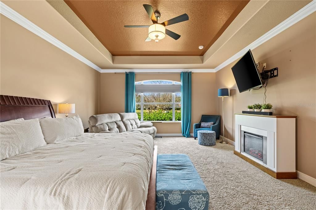 Activo con contrato: $599,000 (5 camas, 3 baños, 3530 Pies cuadrados)