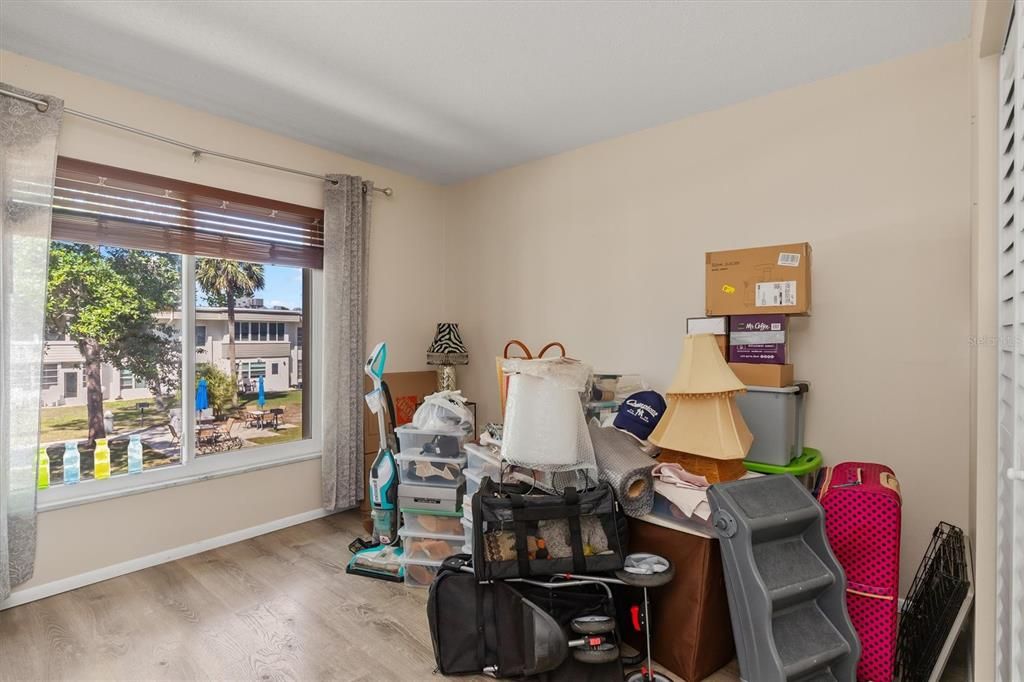 For Sale: $90,000 (2 beds, 2 baths, 919 Square Feet)