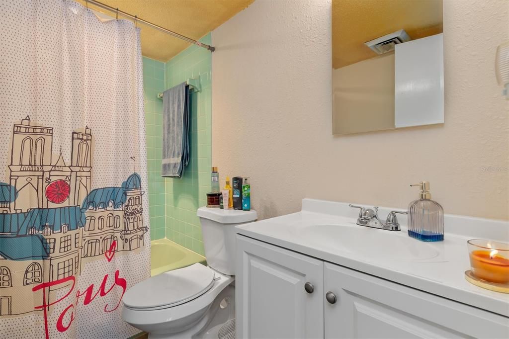 For Sale: $90,000 (2 beds, 2 baths, 919 Square Feet)