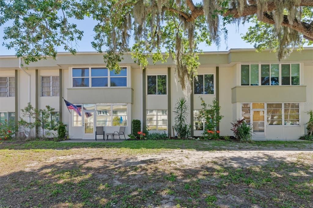 For Sale: $90,000 (2 beds, 2 baths, 919 Square Feet)