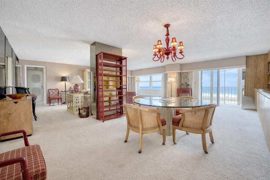 Activo con contrato: $865,000 (3 camas, 3 baños, 1990 Pies cuadrados)