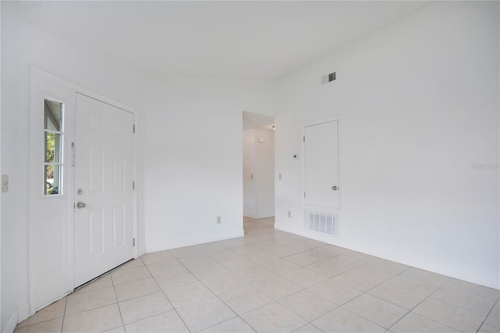 En Venta: $260,000 (2 camas, 2 baños, 1072 Pies cuadrados)