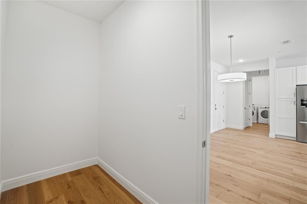 Activo con contrato: $3,500 (2 camas, 2 baños, 1406 Pies cuadrados)