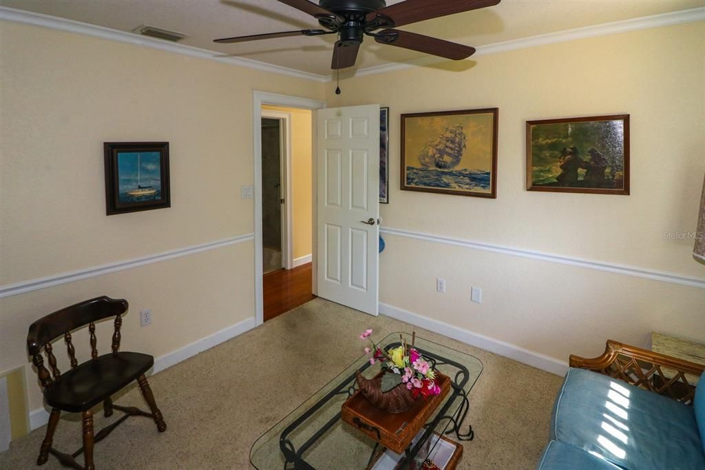 Activo con contrato: $399,000 (3 camas, 2 baños, 2031 Pies cuadrados)
