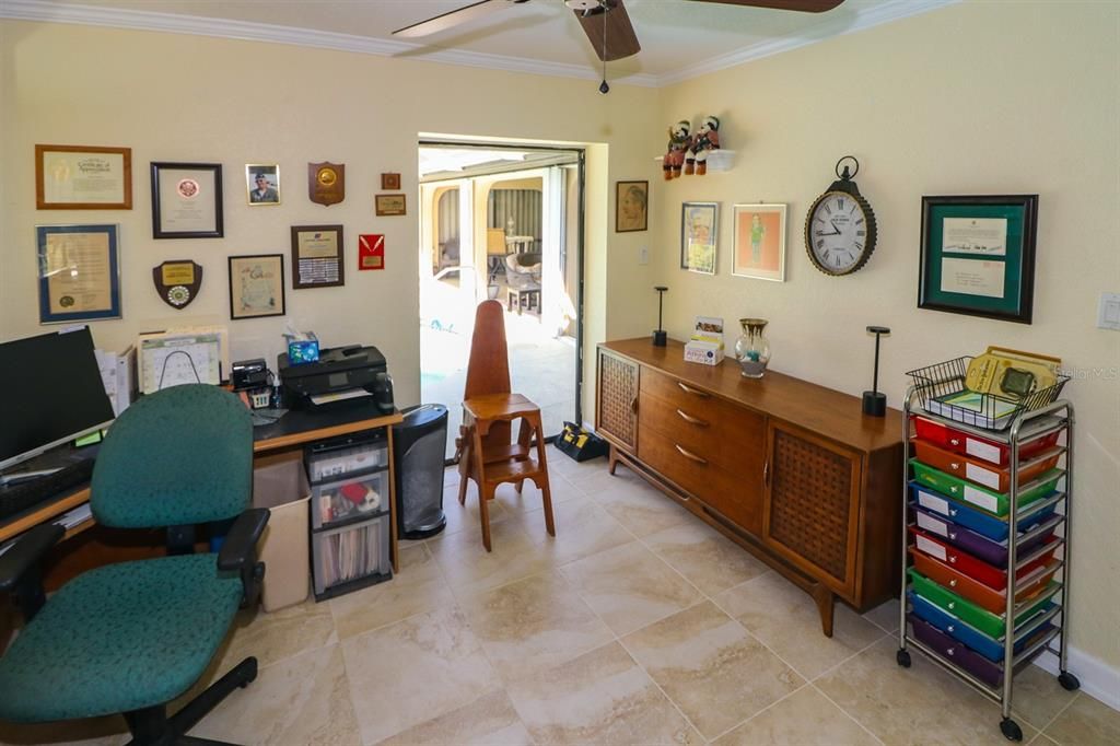 Activo con contrato: $399,000 (3 camas, 2 baños, 2031 Pies cuadrados)