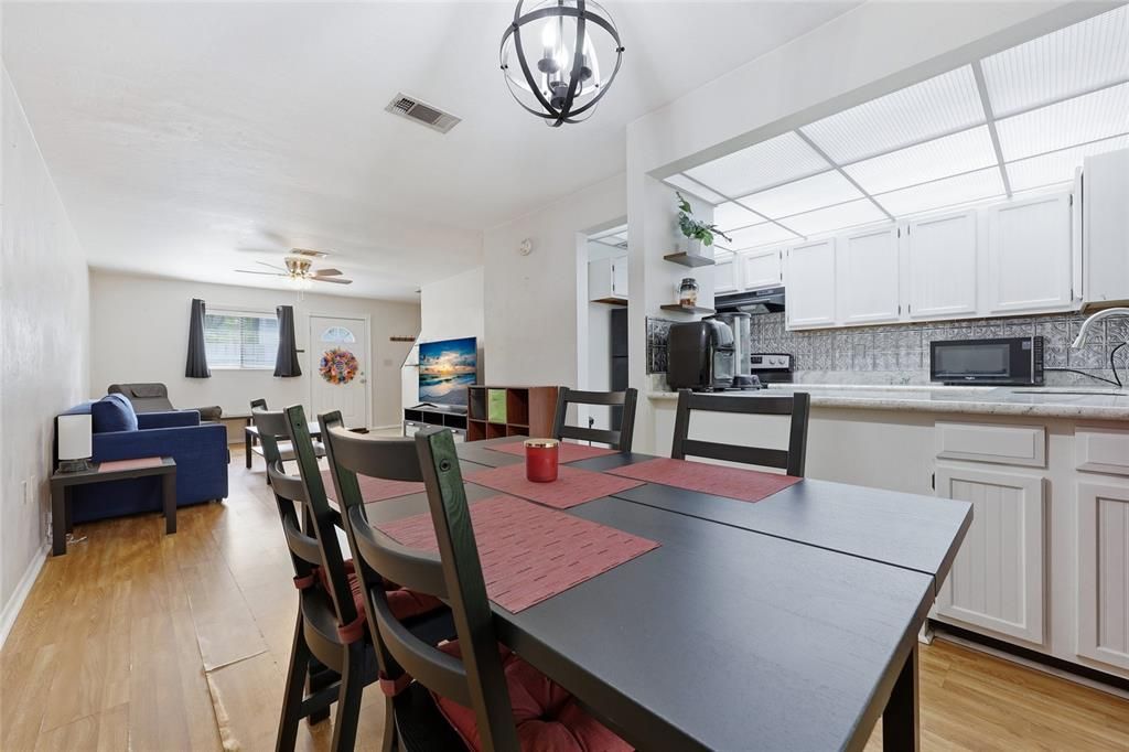 En Venta: $169,900 (2 camas, 1 baños, 938 Pies cuadrados)