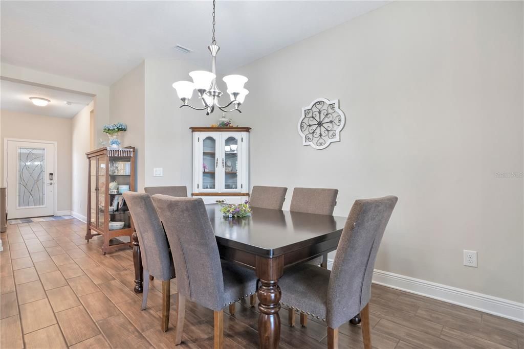 待售: $329,900 (2 贝兹, 2 浴室, 1524 平方英尺)