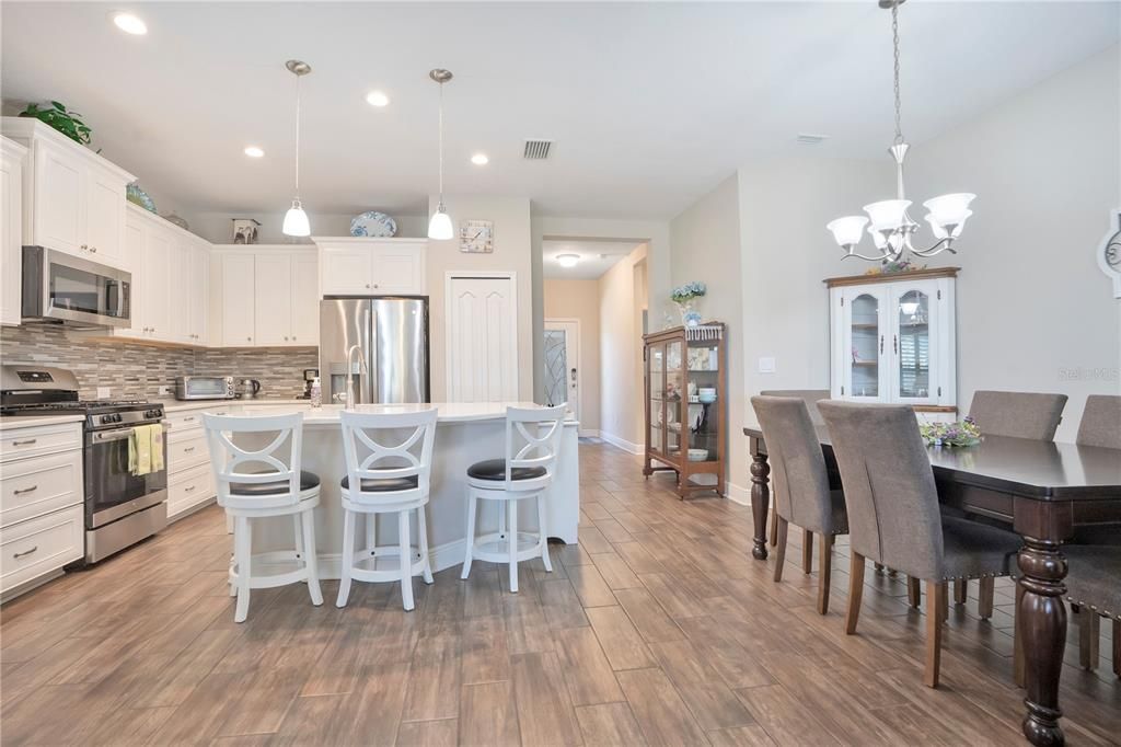 待售: $329,900 (2 贝兹, 2 浴室, 1524 平方英尺)