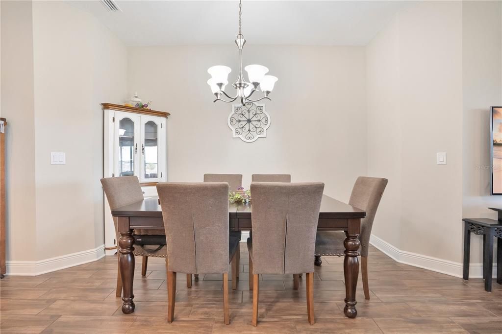 待售: $329,900 (2 贝兹, 2 浴室, 1524 平方英尺)