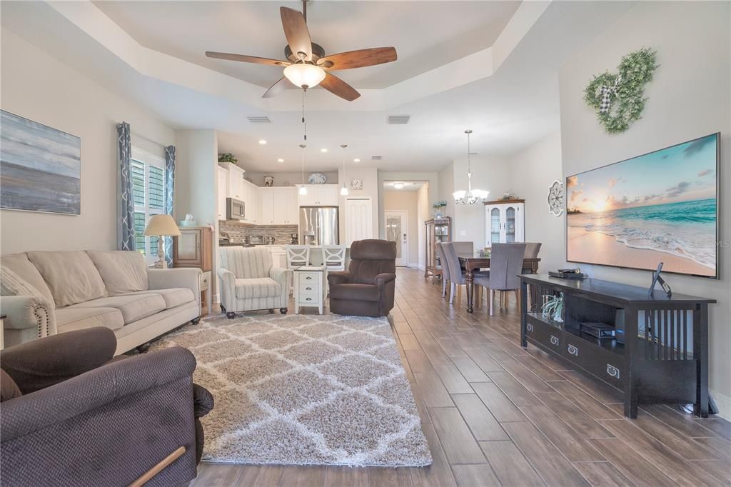 待售: $329,900 (2 贝兹, 2 浴室, 1524 平方英尺)