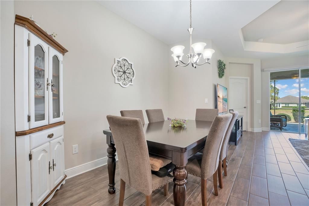 待售: $329,900 (2 贝兹, 2 浴室, 1524 平方英尺)