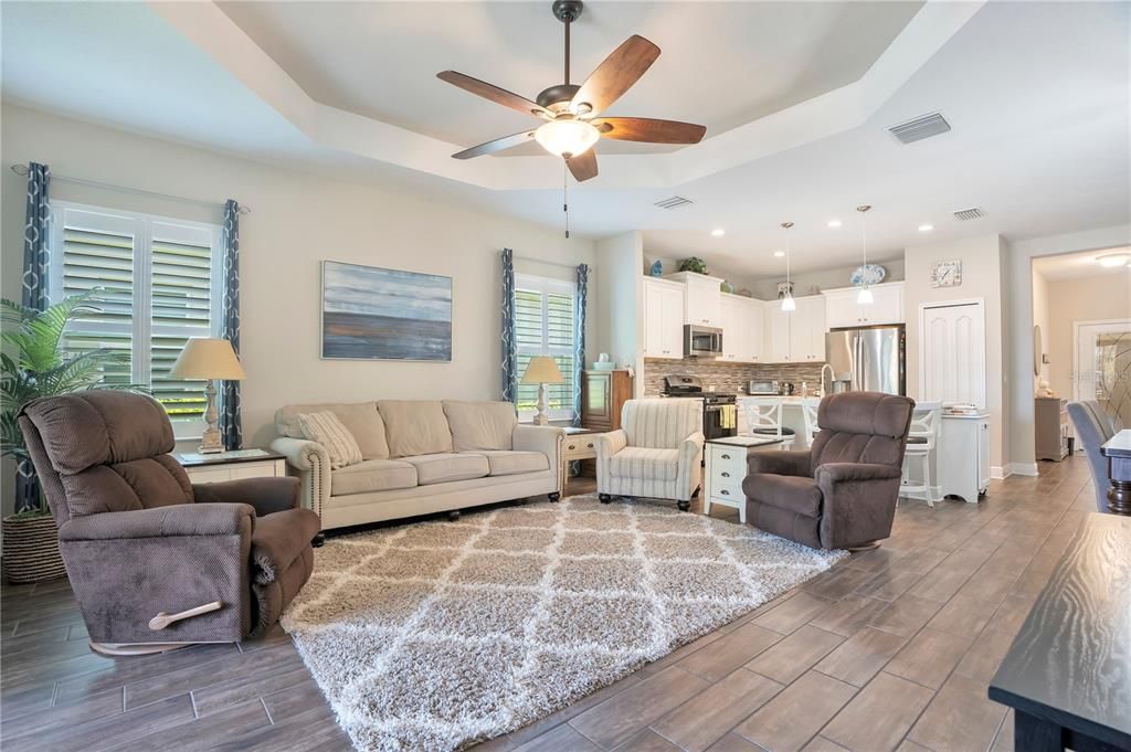 待售: $329,900 (2 贝兹, 2 浴室, 1524 平方英尺)