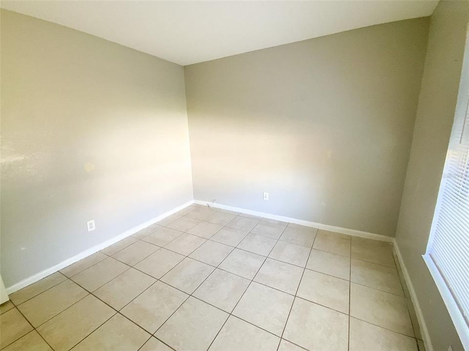 Active With Contract: $1,149 (2 beds, 1 baths, 900 Square Feet)
